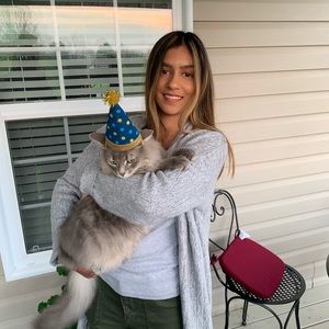 Meet your Posher, Chloe